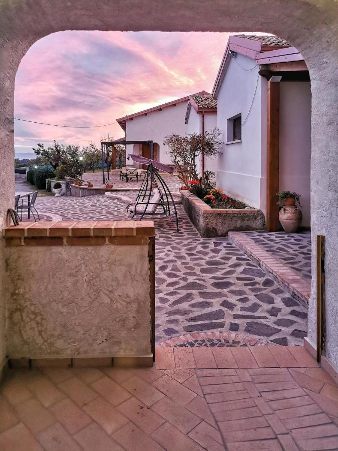 Borgo Santa Lucia Villa Кропани Екстериор снимка