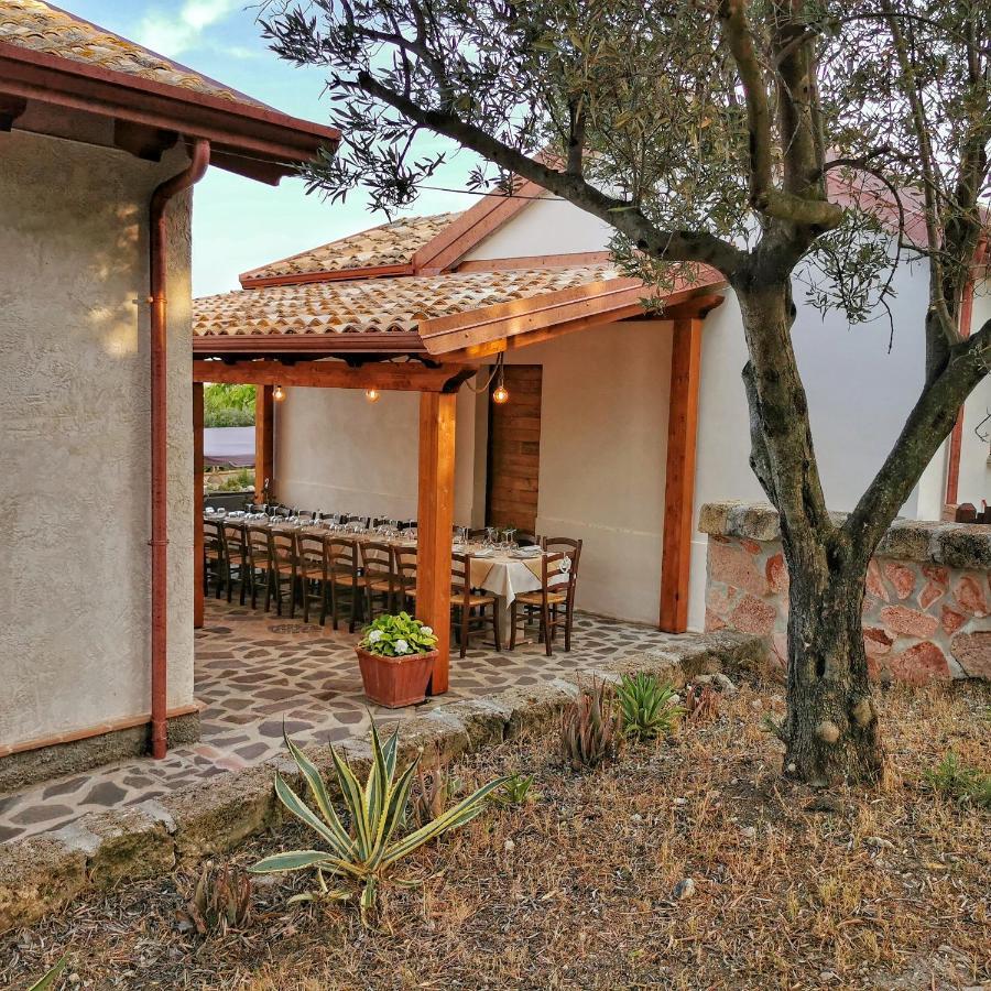 Borgo Santa Lucia Villa Кропани Екстериор снимка