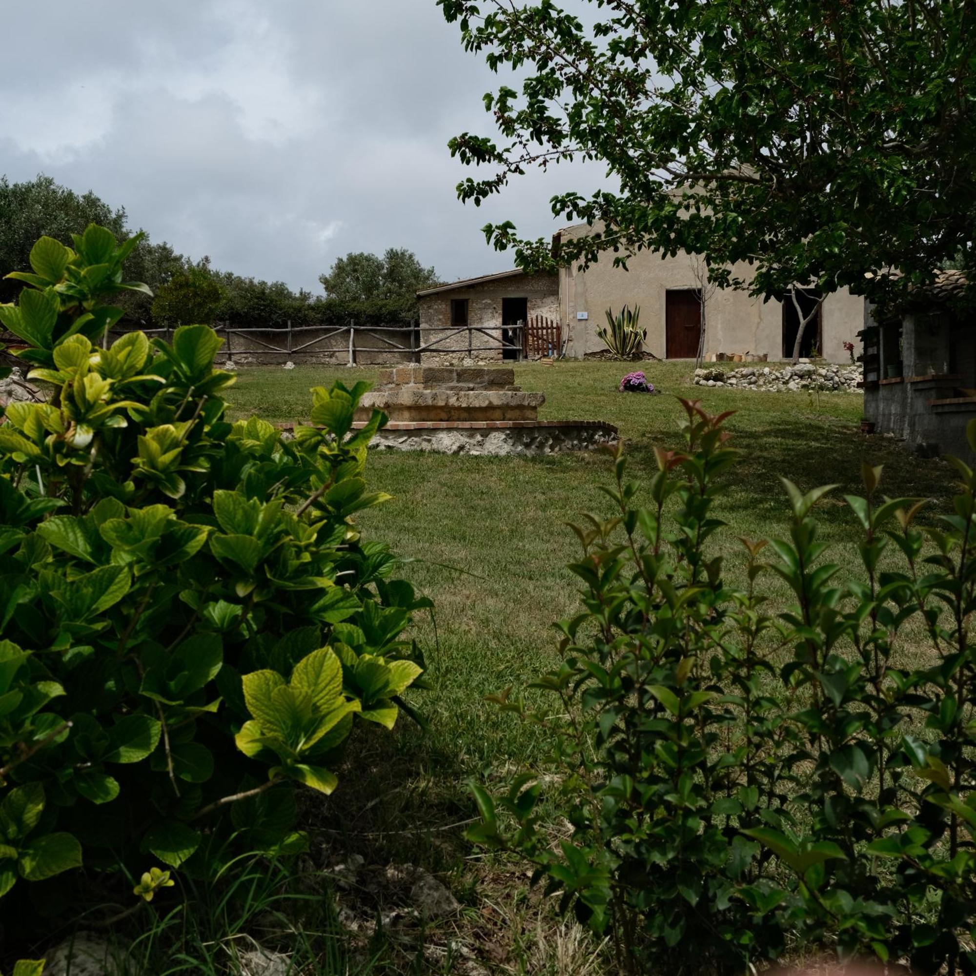Borgo Santa Lucia Villa Кропани Екстериор снимка