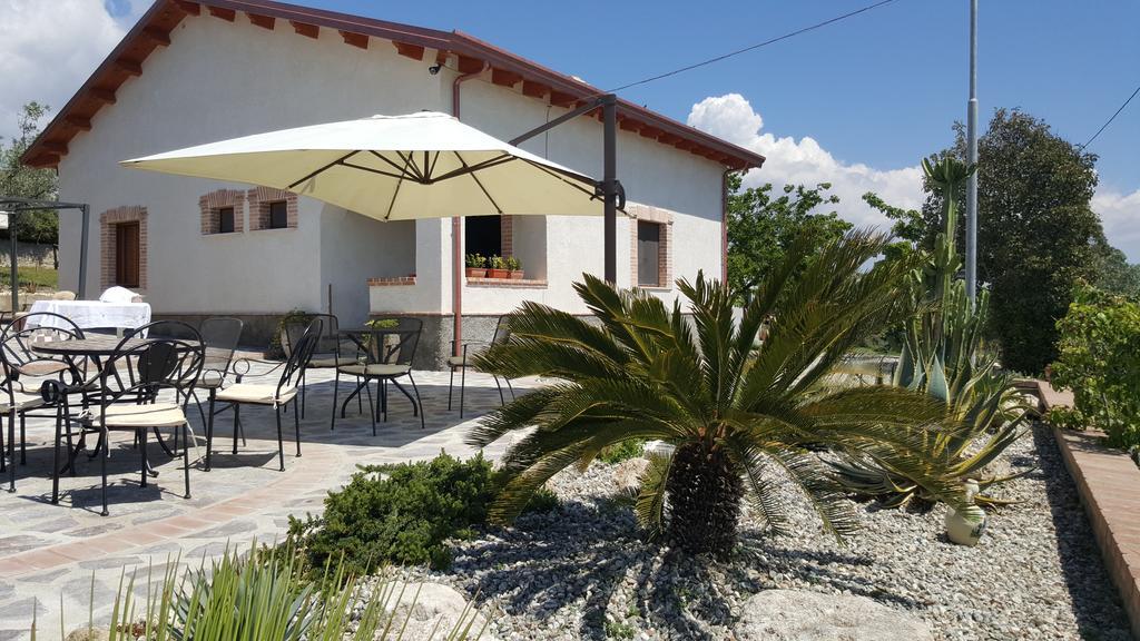 Borgo Santa Lucia Villa Кропани Екстериор снимка