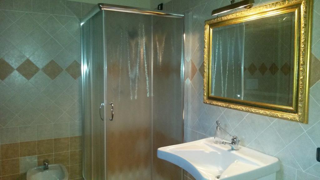 Borgo Santa Lucia Villa Кропани Екстериор снимка