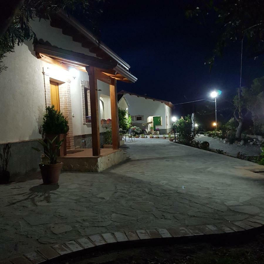 Borgo Santa Lucia Villa Кропани Екстериор снимка