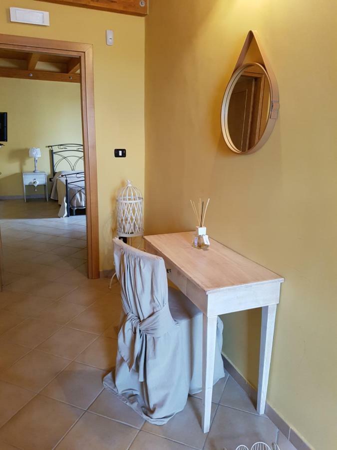 Borgo Santa Lucia Villa Кропани Екстериор снимка