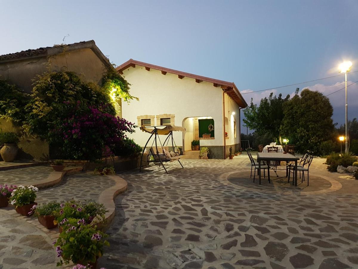 Borgo Santa Lucia Villa Кропани Екстериор снимка